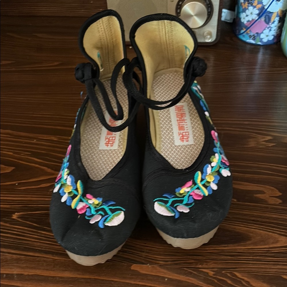Embroidered Black Women's Shoes